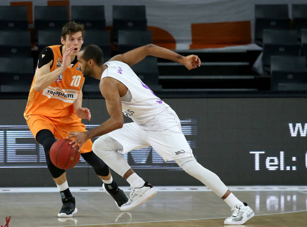 据美国媒体 据美国媒体